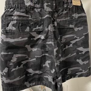 36 Redhead Camo Cargo Shorts NWT